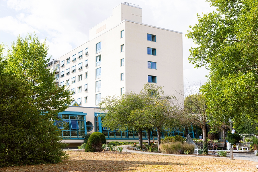 Außenansicht der Frankenland-Klinik, Bad Windsheim. Außenansicht der Frankenland-Klinik, Bad Windsheim.